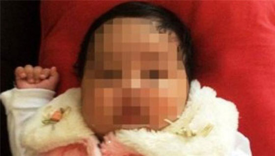 استراليون يحاصرون مستشفى احتجاجا على نيته ترحيل لاجئة رضيعة صورة رقم 4