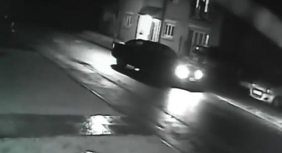 شاهد كيف دهس الرجل الغاضب عشيق زوجته مرتين متتاليتين صورة رقم 3