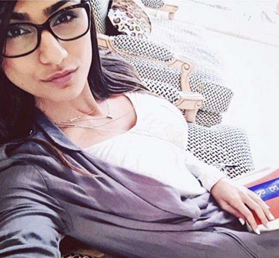 صور وشم ميا خليفة الجديد بالعربية عن الحب الذي قلب حياتها صورة رقم 6
