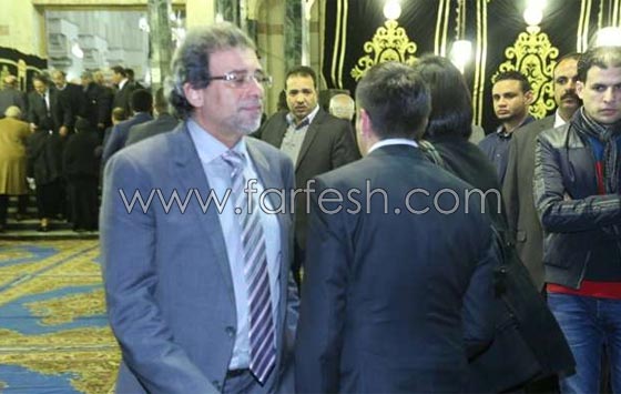 صور عادل امام ويسرا يسببان أزمة في عزاء محمد حسنين هيكل صورة رقم 8