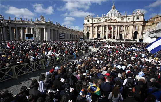 وسط تكتم الشرطة.. العثور على جثة سكرتيرة البابا الحامل مقتولة في شقتها صورة رقم 7