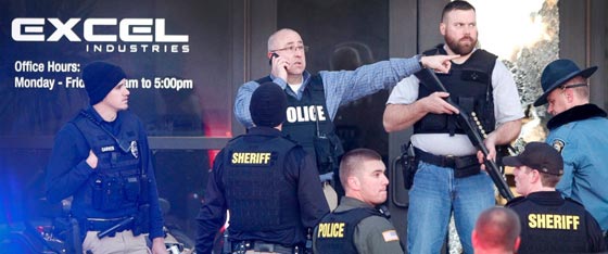 مقتل 7 امريكيين في هجوم مسلح بولاية كانساس وتصفية المنفذ صورة رقم 10 مقتل 7 امريكيين في هجوم مسلح بولاية كانساس وتصفية المنفذ صورة رقم 10