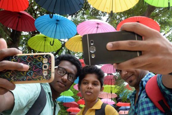 مومباي تمنع التقاط السيلفي في مناطق خالية.. حفاظا على الارواح صورة رقم 3 مومباي تمنع التقاط السيلفي في مناطق خالية.. حفاظا على الارواح صورة رقم 3