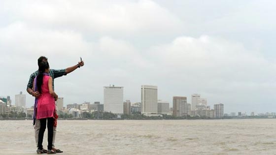 مومباي تمنع التقاط السيلفي في مناطق خالية.. حفاظا على الارواح صورة رقم 6 مومباي تمنع التقاط السيلفي في مناطق خالية.. حفاظا على الارواح صورة رقم 6