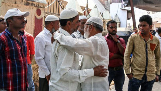 هندي يذبح افراد اسرته بمن فيهم والداه بالسكين.. وينتحر شنقا!! صورة رقم 6