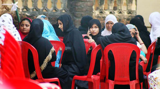 هندي يذبح افراد اسرته بمن فيهم والداه بالسكين.. وينتحر شنقا!! صورة رقم 4