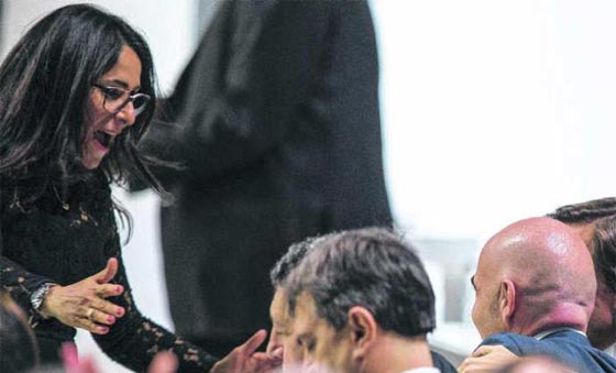 هكذا علمت زوجة رئيس الفيفا اللبنانية زوجها السويسري.. اللغة العربية صورة رقم 2 هكذا علمت زوجة رئيس الفيفا اللبنانية زوجها السويسري.. اللغة العربية صورة رقم 2