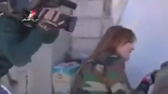  فيديو يظهر لحظة اصابة مذيعة التلفزيزن السوري بالرصاص صورة رقم 1