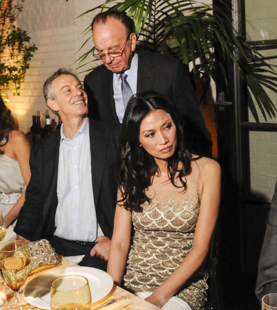 بلير كان السبب في طلاق مردوخ من زوجته بعد ان اقام علاقة معها صورة رقم 3