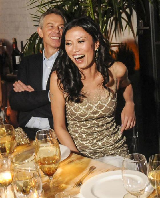 بلير كان السبب في طلاق مردوخ من زوجته بعد ان اقام علاقة معها صورة رقم 2