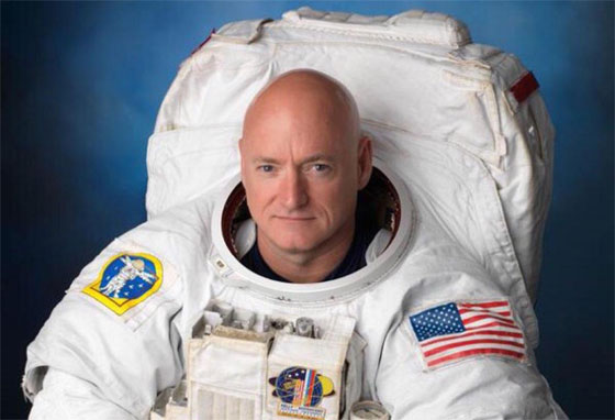 الارض في عام من الصور والحكايات.. كما عاشها الفضائي كيلي صورة رقم 1