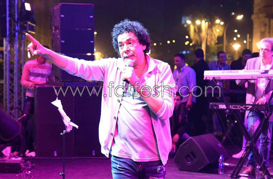 فيديو: محمد منير في اغنية نادرة من التراث النوبي صورة رقم 4
