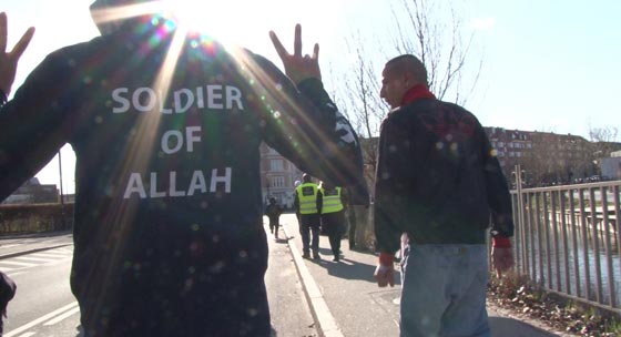 اسلاميون يشكلون جند الله لمواجهة جند اودن النرويجية المناهضة للاجئين!! صورة رقم 7 اسلاميون يشكلون جند الله لمواجهة جند اودن النرويجية المناهضة للاجئين!! صورة رقم 7