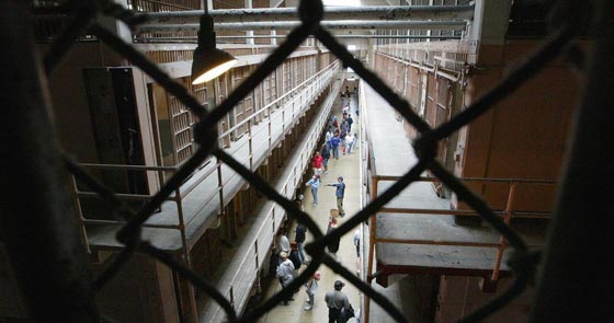 سان فرانسسكو.. هكذا تحول السجن الى حلبة مصارعة على غرار فايت كلاب صورة رقم 2