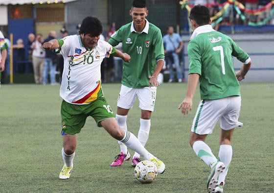 هذا ما يفعله رؤساء العالم بعد اعتزالهم.. بوش تفرغ للرسم وموخيكا للزهور صورة رقم 1 هذا ما يفعله رؤساء العالم بعد اعتزالهم.. بوش تفرغ للرسم وموخيكا للزهور صورة رقم 1