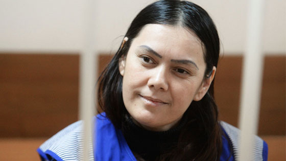 وقاحة.. مجلة بريطانية تسخر من جريمة ذبح طفلة روسية على يد مربية  صورة رقم 2