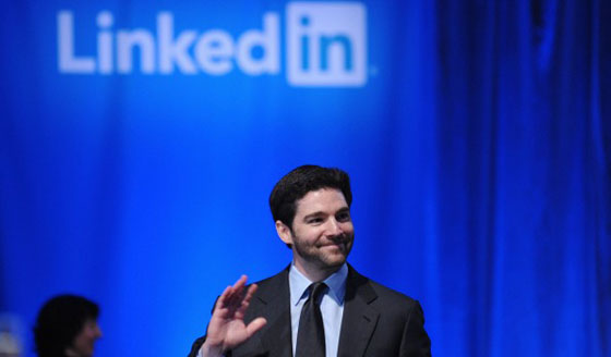 مدير شبكة تواصل اجتماعي يتخلى عن مكافأته لصالح الموظفين صورة رقم 1