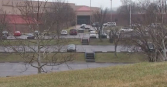 طالبة مشاكسة تعتدي على معلمها بالضرب وتسبب له ارتجاجا في الدماغ صورة رقم 5 طالبة مشاكسة تعتدي على معلمها بالضرب وتسبب له ارتجاجا في الدماغ صورة رقم 5