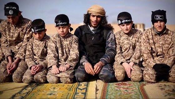 الدواعش يحولون اطفالهم الى قنابل موقوتة صورة رقم 4