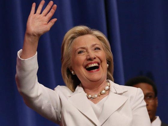 كلنتون تعد بفضح الكائنات الفضائية في حال وصولها الى البيت الابيض صورة رقم 5