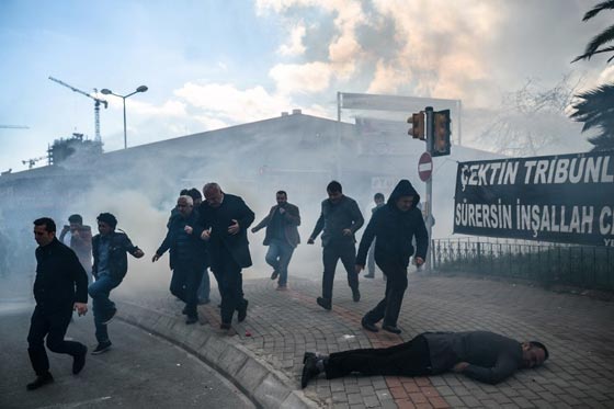 صحيفة زمان تتحدث عن اسود يوم في تاريخ الصحافة التركية صورة رقم 17 صحيفة زمان تتحدث عن اسود يوم في تاريخ الصحافة التركية صورة رقم 17