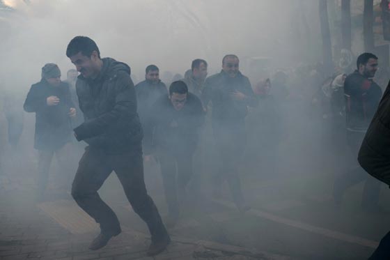 صحيفة زمان تتحدث عن اسود يوم في تاريخ الصحافة التركية صورة رقم 18 صحيفة زمان تتحدث عن اسود يوم في تاريخ الصحافة التركية صورة رقم 18