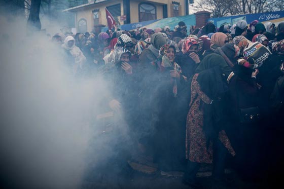 صحيفة زمان تتحدث عن اسود يوم في تاريخ الصحافة التركية صورة رقم 19 صحيفة زمان تتحدث عن اسود يوم في تاريخ الصحافة التركية صورة رقم 19