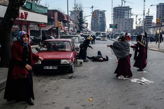 صحيفة زمان تتحدث عن اسود يوم في تاريخ الصحافة التركية صورة رقم 26 صحيفة زمان تتحدث عن اسود يوم في تاريخ الصحافة التركية صورة رقم 26