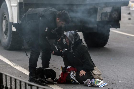 صحيفة زمان تتحدث عن اسود يوم في تاريخ الصحافة التركية صورة رقم 29 صحيفة زمان تتحدث عن اسود يوم في تاريخ الصحافة التركية صورة رقم 29