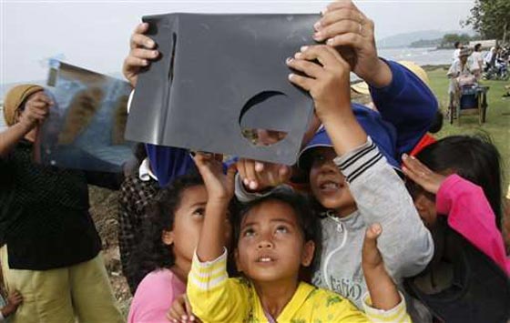 اندونيسيا تشهد بعد غد اول كسوف كلي هذا العام والعالم يترقب صورة رقم 1