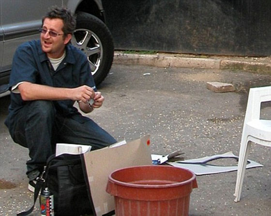 لم يعد لغزا.. التوصل الى هوية رسام الغرافيتي الشهير بانسكي صورة رقم 1