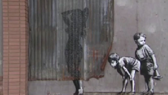 لم يعد لغزا.. التوصل الى هوية رسام الغرافيتي الشهير بانسكي صورة رقم 3