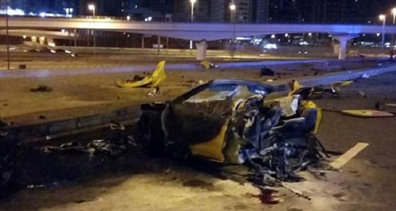  مصرع ملاكم كندي مع 3 اخرين في دبي بانشطار الفيراري لنصفين صورة رقم 2