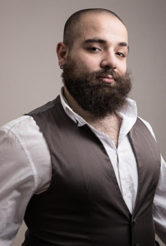 لاجئ سوري يأسر قلوب الالمان بدعوته للسلام ويصبح نجما صورة رقم 3 لاجئ سوري يأسر قلوب الالمان بدعوته للسلام ويصبح نجما صورة رقم 3