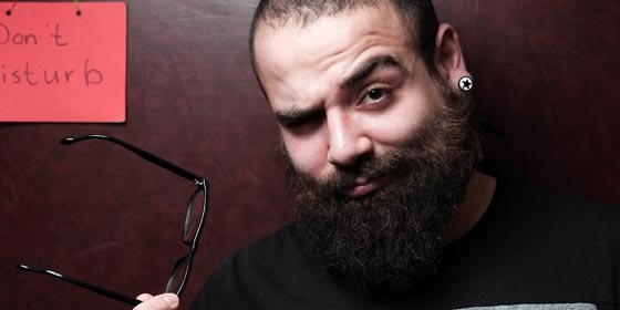 لاجئ سوري يأسر قلوب الالمان بدعوته للسلام ويصبح نجما صورة رقم 6 لاجئ سوري يأسر قلوب الالمان بدعوته للسلام ويصبح نجما صورة رقم 6