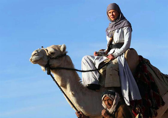 الرحالة نيكول كيدمان قادمة الى حائل على ظهر جمل صورة رقم 5