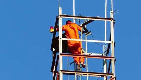 فيديو وصور مؤلمة: داعش يعدم 13 شخصا لاتهامهم بالتجسس لصالح القوات العراقية صورة رقم 6 فيديو وصور مؤلمة: داعش يعدم 13 شخصا لاتهامهم بالتجسس لصالح القوات العراقية صورة رقم 6