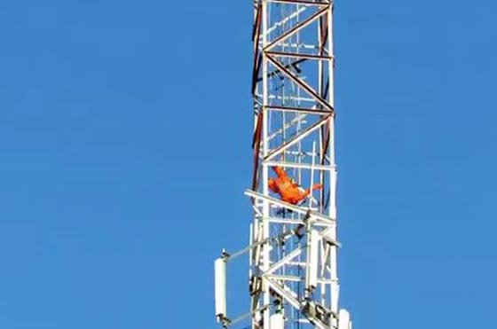 فيديو وصور مؤلمة: داعش يعدم 13 شخصا لاتهامهم بالتجسس لصالح القوات العراقية صورة رقم 7 فيديو وصور مؤلمة: داعش يعدم 13 شخصا لاتهامهم بالتجسس لصالح القوات العراقية صورة رقم 7