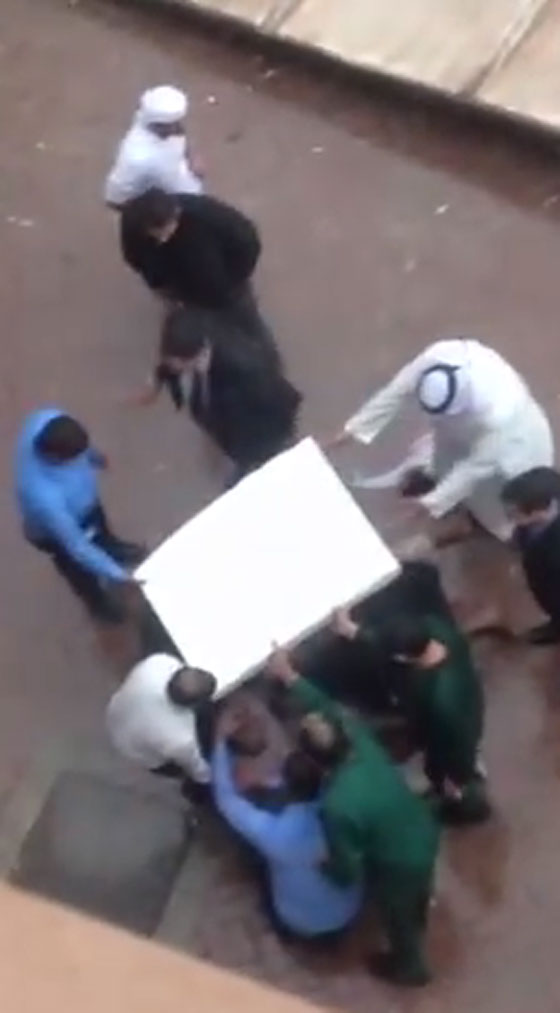 فيديو مؤثر.. العاصفة الجوية تقتل رجلا في ابوظبي صورة رقم 2