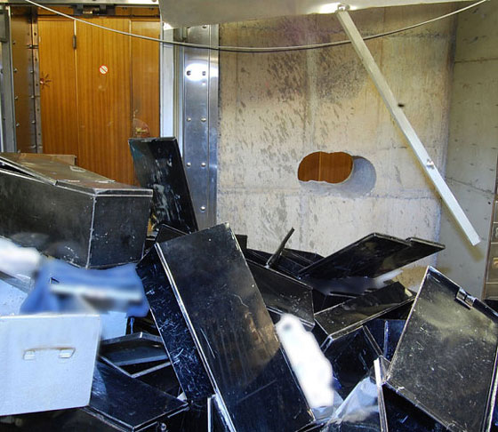  الكشف عن اكبر سرقة في تاريخ انجلترا نفذها مجموعة من المسنين صورة رقم 4