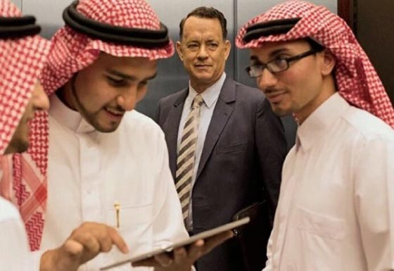 صور وفيديو: سعوديون يهاجمون الممثل الأمريكي توم هانكس ويطالبونه بالاعتذار!  صورة رقم 4