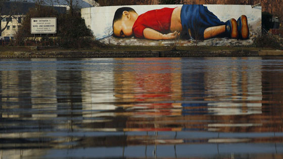 جثة الطفل ايلان كردي ايقونة اللجوء تطفو على ضفاف فرانكفورت صورة رقم 3 جثة الطفل ايلان كردي ايقونة اللجوء تطفو على ضفاف فرانكفورت صورة رقم 3