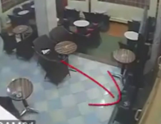 فيديو يظهر لحظة سرقة هاتف محمول بأسلوب ماكر في المغرب صورة رقم 1