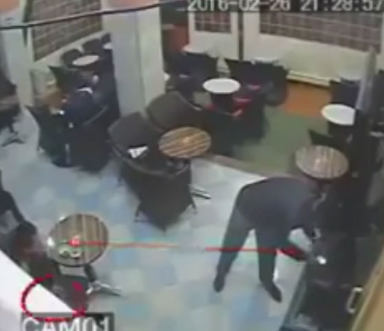 فيديو يظهر لحظة سرقة هاتف محمول بأسلوب ماكر في المغرب صورة رقم 2