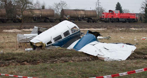 لاجئ عراقي في المانيا ينقذ طيارا ومساعده بعد تحطم طائرتهما صورة رقم 1