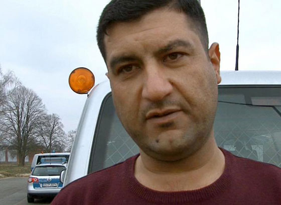 لاجئ عراقي في المانيا ينقذ طيارا ومساعده بعد تحطم طائرتهما صورة رقم 2