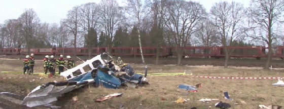 لاجئ عراقي في المانيا ينقذ طيارا ومساعده بعد تحطم طائرتهما صورة رقم 4