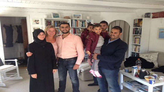 زوجان دنماركيان يفعلان خيرا مع عائلة لاجئة ويلقيان شرا من حكومتهما!! صورة رقم 2