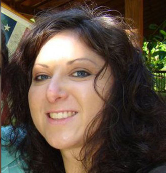 هيصة في مدرسة الطالب سرق صور معلمته منزوعة.. وهذا هو رد فعلها صورة رقم 1