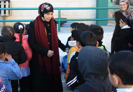 ابنة مخيم الدهيشة الفلسطيني افضل معلمة في العالم وجائزتها مليون دولار صورة رقم 1 ابنة مخيم الدهيشة الفلسطيني افضل معلمة في العالم وجائزتها مليون دولار صورة رقم 1